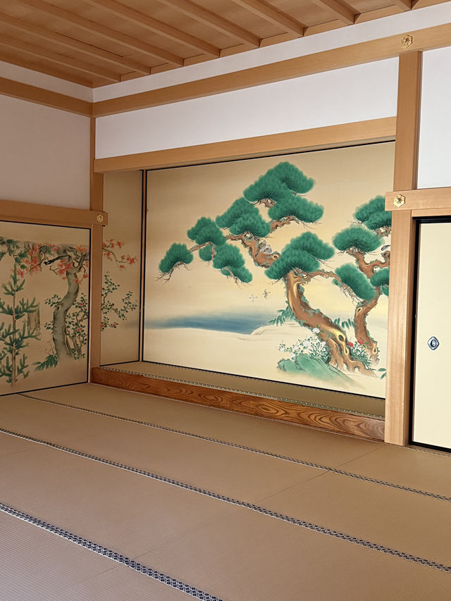 The Stunning Nagoya Castle, You Have To See It To Believe It! 🇯🇵 🏯🗾