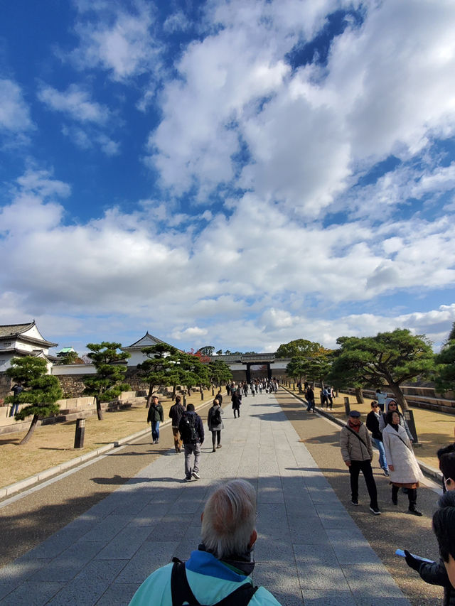 歷史與現代交融的大阪城：一場穿越時空的旅程