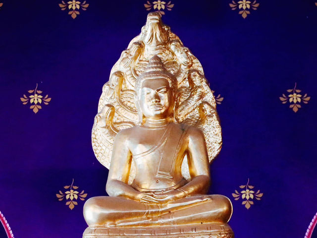 วัดพระลอย