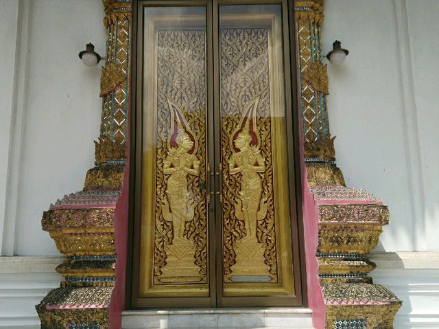 ชมสถาปัตยกรรมไทย@วัดอมรินทร์