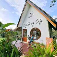 Hug Kapong Cafe - คาเฟ่กะปง 🏡 