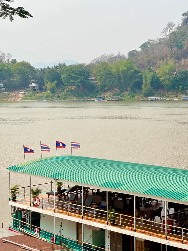 หลวงพระบาง ประเทศลาว🌸✨✨🧡