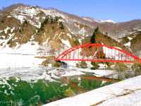 【新潟県】ここでしか見られない！山の流氷「破間川の雪流れ」