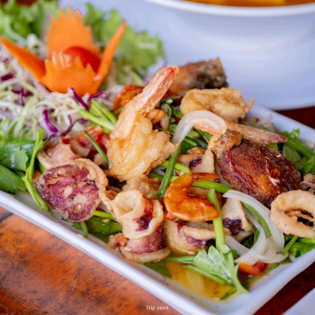 ร้านอาหารติดริมทะเล ขนอม