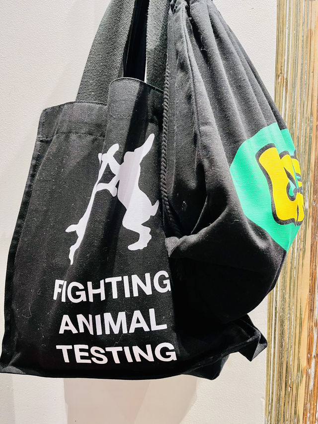 “Lush Living: Where Beauty Meets Sustainability”