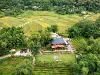 Tắm suối Hoà Bình