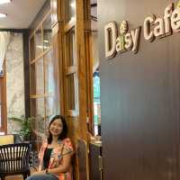 Daisy Cafe คาเฟ่ติดริมถนน บรรยากาศดี 