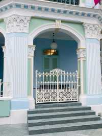 🌺 A Journey Through Color & Culture – Peranakan Museum Singapore 