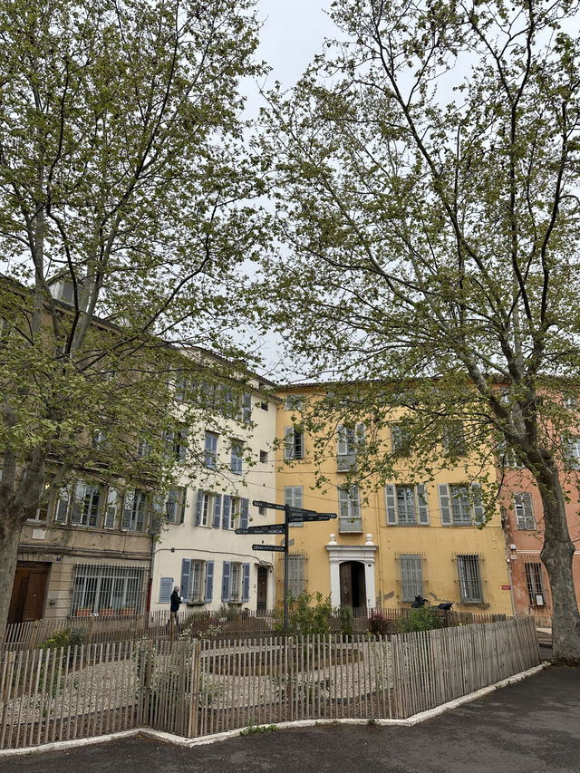 กราซ (Grasse) เมืองน้ำหอม