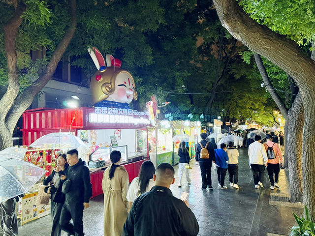 ✨帝都胡同心臟跳動！南鑼鼓巷的古今混搭暴擊✨  