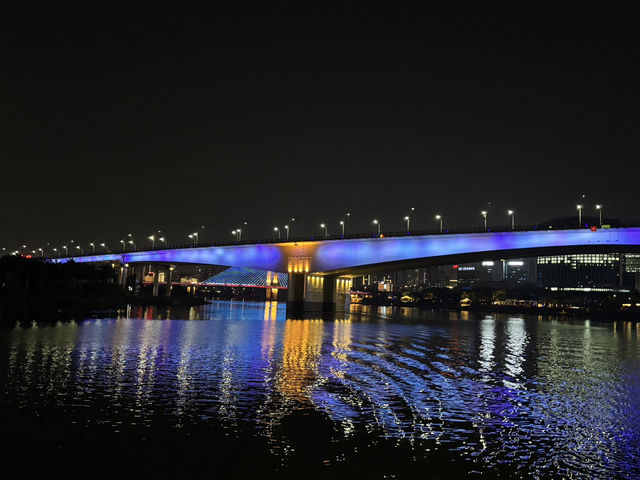 **🌉【南寧亭子碼頭遊船】夜遊邕江，璀璨夜景盡收眼底！✨**  