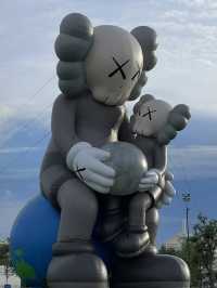 ชมฟรี ศิลปะระดับโลกบุกสยาม : KAWS