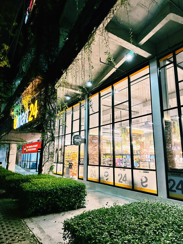 Midnight Munch & Chill – emart24 at Tamarind Square
