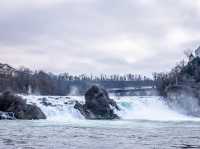 น้ำตกไรน์ (Rhine Falls)
