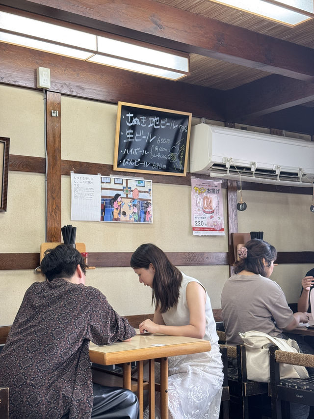 : 「港女征服金刀比羅宮！785級天梯爬上去你可以實現願望+神馬禁摸令 附商店街停車費回贈秘技🇯🇵」**    ---