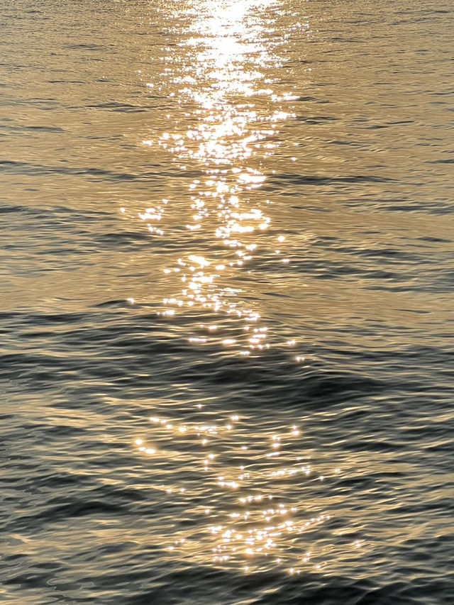 [ชลบุรี] 🌅 บรรยากาศ golden hour ที่หาดบางแสน