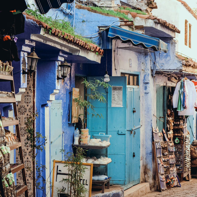 Wandering through Chefchaouen’s Blue Alleys in Spring