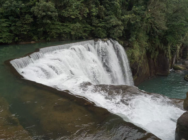 Shifen Waterfal น้ำตกอลังการในไต้หวัน 💦✨