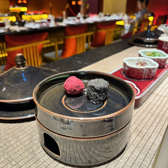 Shanghai dine in Hanfu with performances