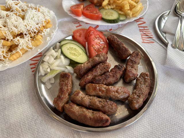 【Vkusno Kebap Shop｜オフリドのローカルグルメを気軽に楽しむ】