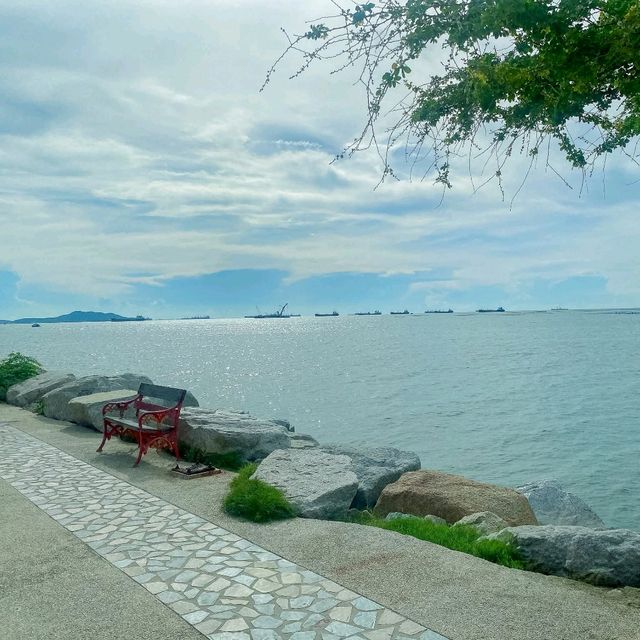 เกาะลอย ศรีราชา