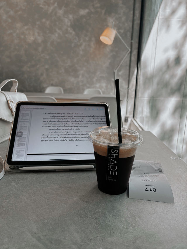 Shade Cafe – ความสงบในสไตล์โมเดิร์นลอฟท์กลางม.อุบล
