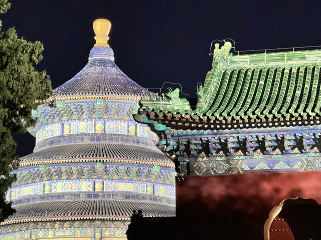 Night stroll at the park of Temple of Heaven