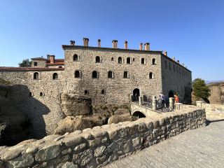 [Agios Stefanos Monastery | A quiet space for female monks to pray on a cliff]