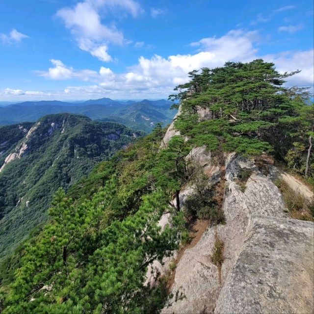 Laid-back Trails & Sky Views, Heeyangsan