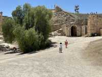 約旦-傑拉什考古遺址Jerash，請注意攤販拍照索取小費