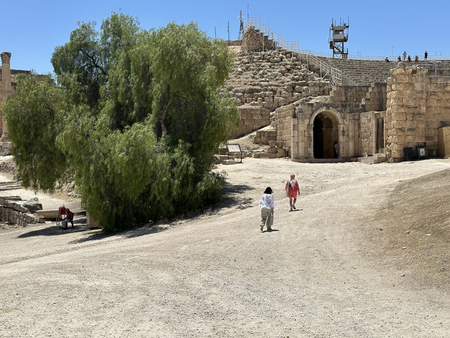 約旦-傑拉什考古遺址Jerash，請注意攤販拍照索取小費