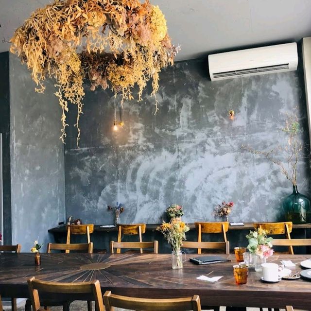 A WORKS CAFE