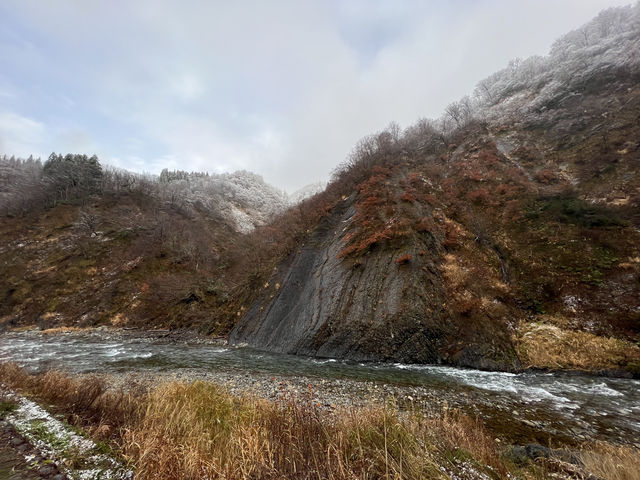 🌄 Enchanting Depths – Kiyotsu Gorge (Tunnel of Light)