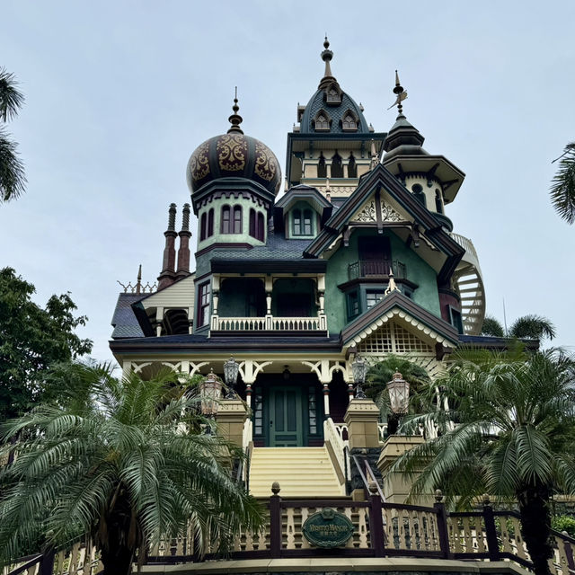 Magical Hong Kong Disneyland