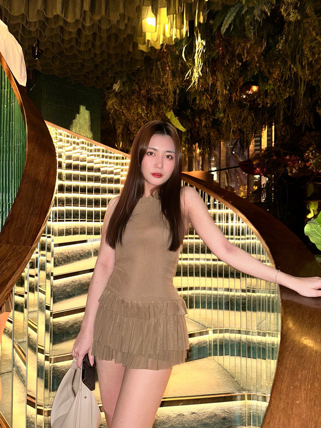 คลับร้านอาหารรวมอยู่ในที่เดียวในดูใบ