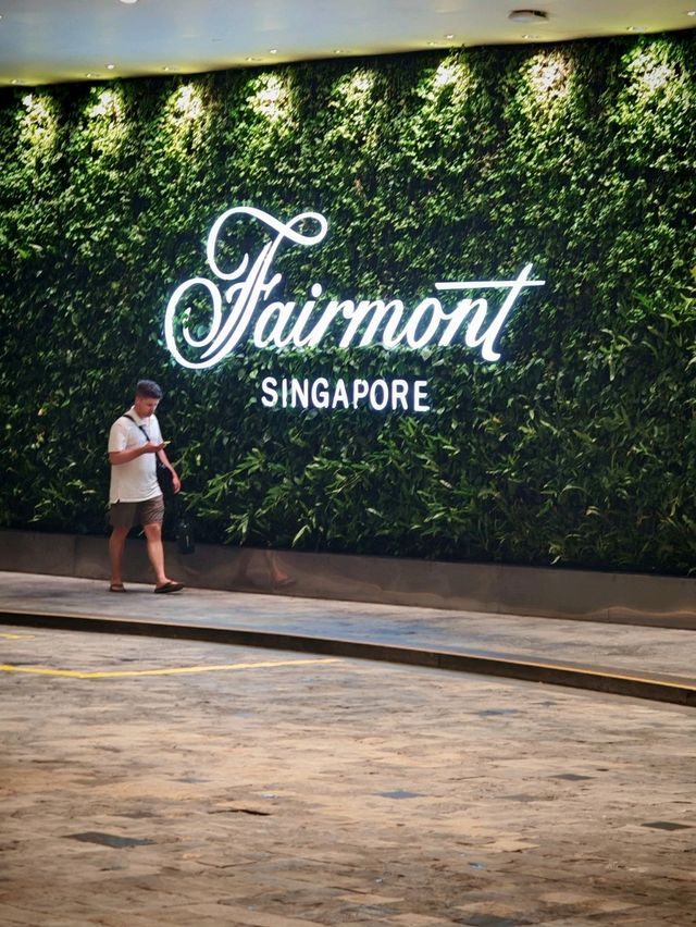 Luxurious City Escape at Fairmont Singapore