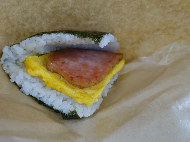 🍙 First Bite of Okinawa: Pork Tamago Onigiri at Naha Airport