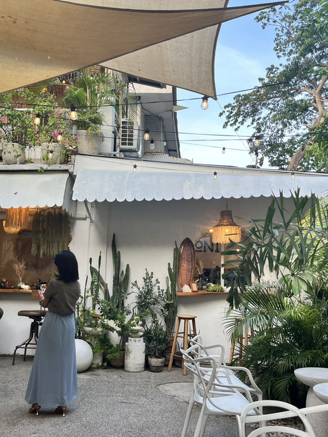 南国🏝️雰囲気漂う隠れ家カフェ