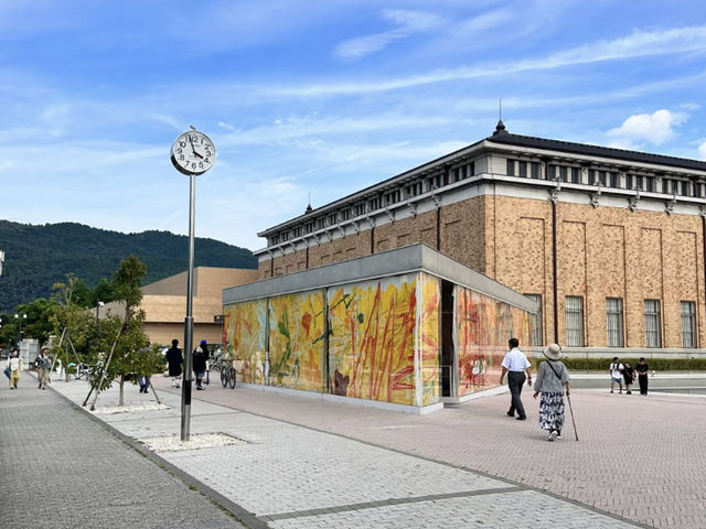 Kyoto City KYOCERA Museum of Art: A Masterpiece of Architectural Fusion! 🎨🏛️