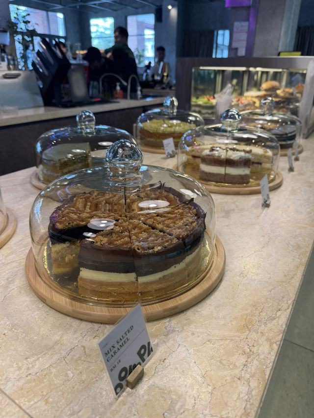 Cafe Vibes & Chill Plates