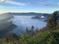 🌄 Mount Bromo, Indonesia – A Dreamy Volcano Escape Made Easy 🌄