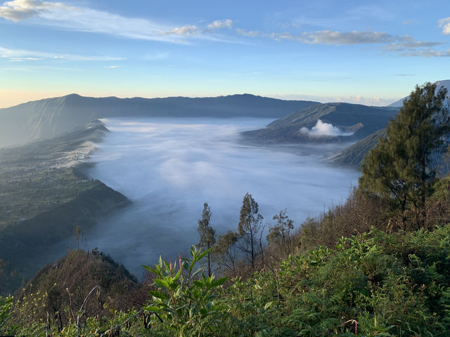🌄 Mount Bromo, Indonesia – A Dreamy Volcano Escape Made Easy 🌄
