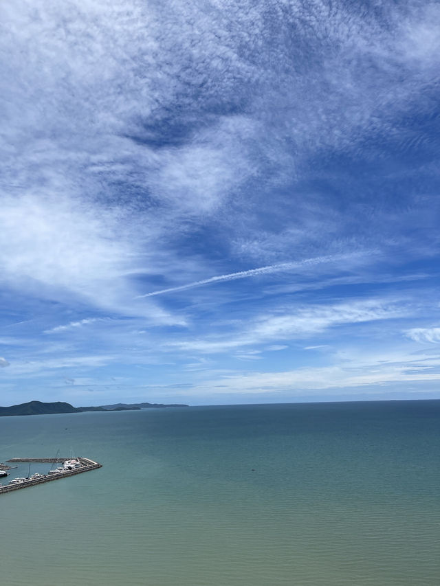 หนีร้อน นอนทะเลที่movenpick pattaya