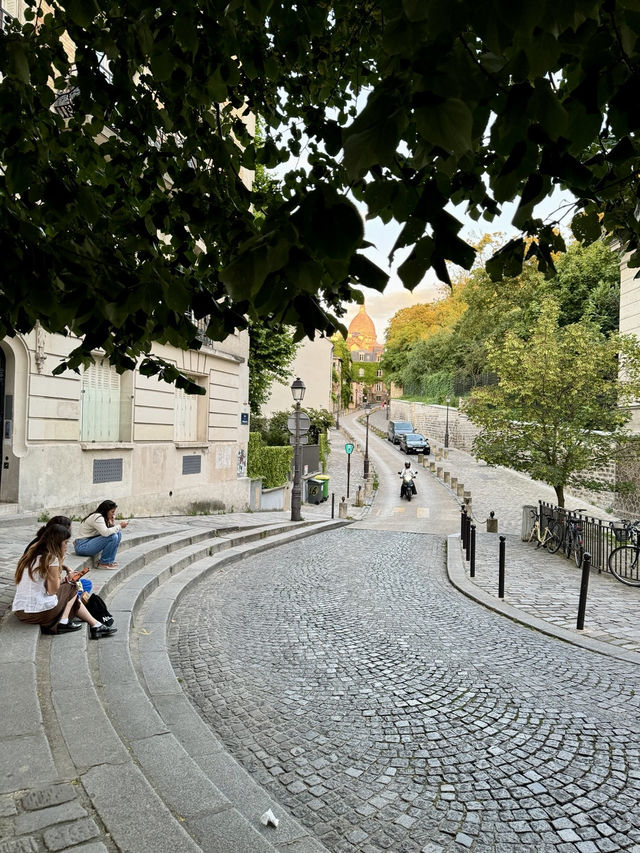파리의 숨은 보석 같은 공간, 달리아 광장(Place Dalida)