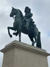 Versailles: Where Gold Leaf Hides Blood-Red Secrets