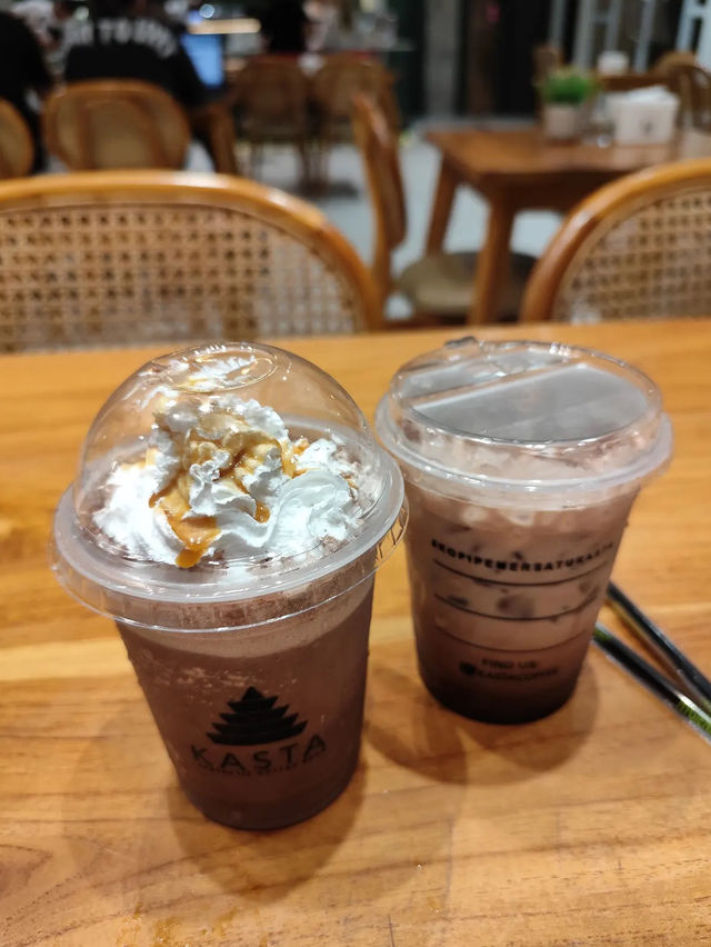 From Lazy Bags to Latte Art, Kasta’s Signature Flow