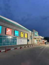 泰國小縣城沙道到合艾小城市
