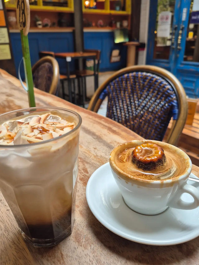 Espresso, Atmosphere, and Antique Vibes, Giyanti Delivers