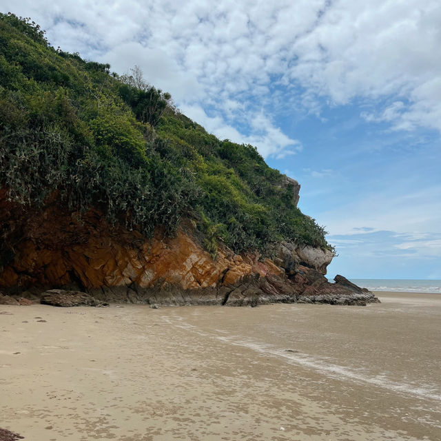 หาดลับปราณบุรี หาดคุ้งทราย