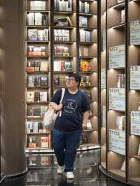 ร้านหนังสือ 都江堰钟书阁